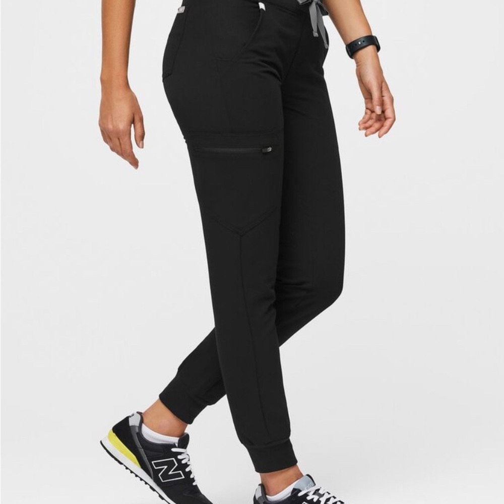 Zamora Black Women's Jogger Pants Petite